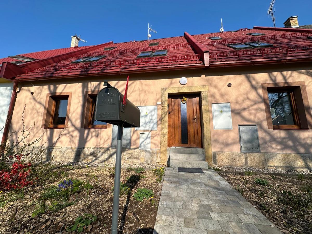 Apartmany Monastery Suites Zirec Dvůr Králové nad Labem Екстериор снимка