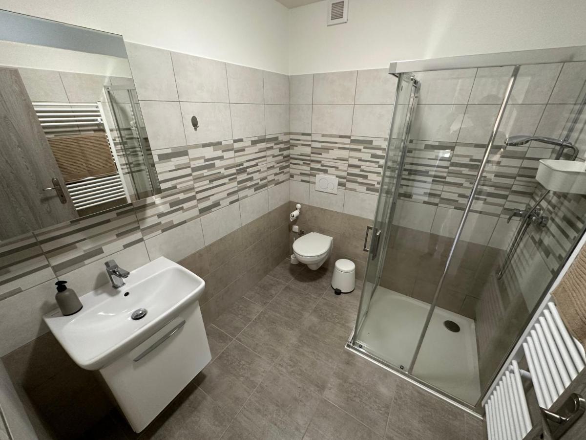 Apartmany Monastery Suites Zirec Dvůr Králové nad Labem Екстериор снимка