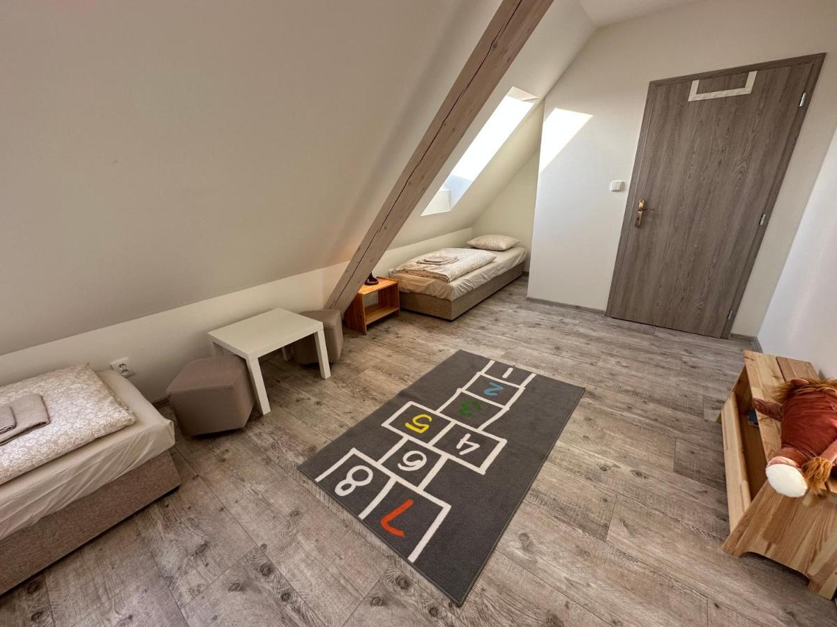 Apartmany Monastery Suites Zirec Dvůr Králové nad Labem Екстериор снимка
