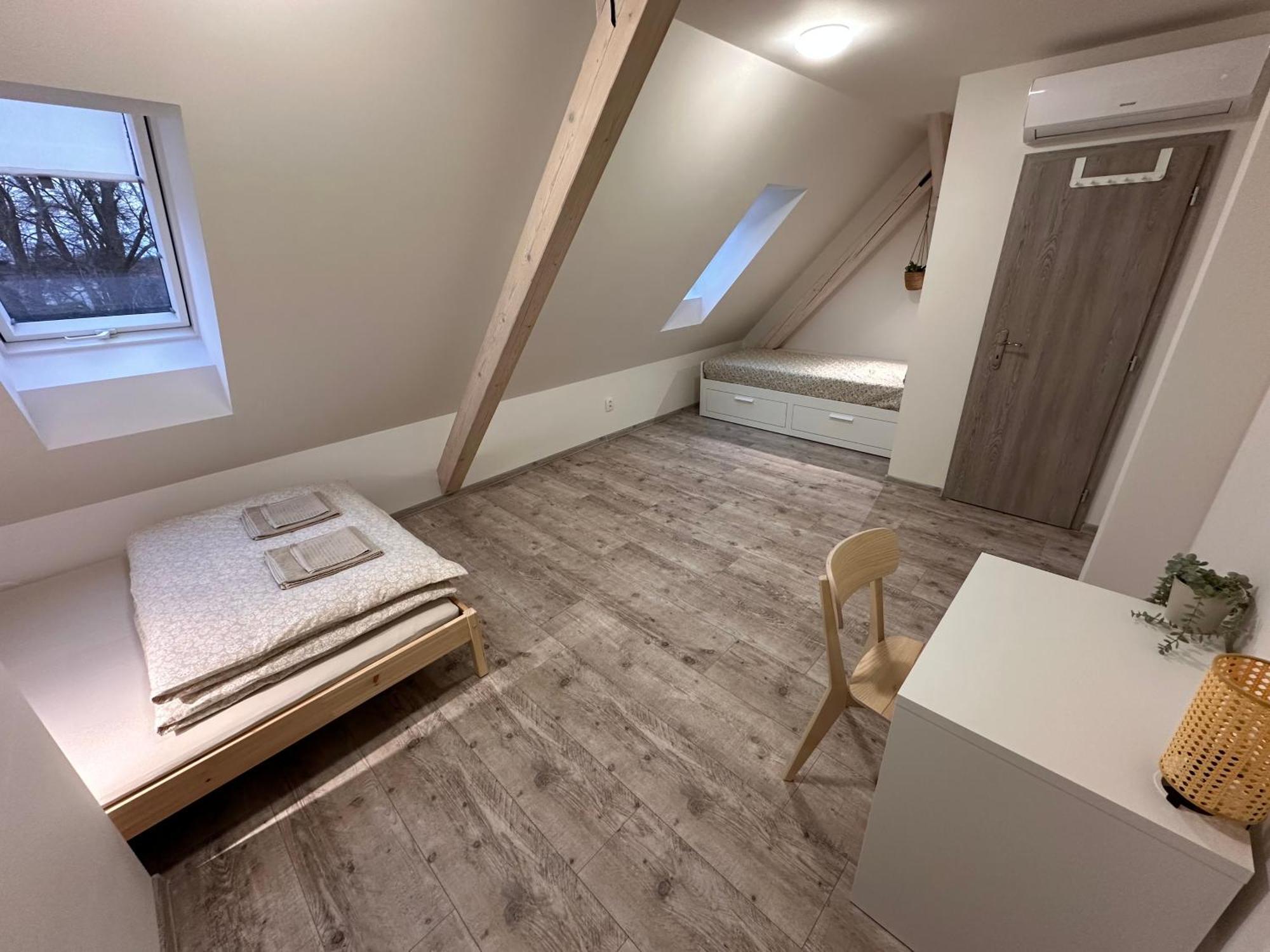 Apartmany Monastery Suites Zirec Dvůr Králové nad Labem Екстериор снимка
