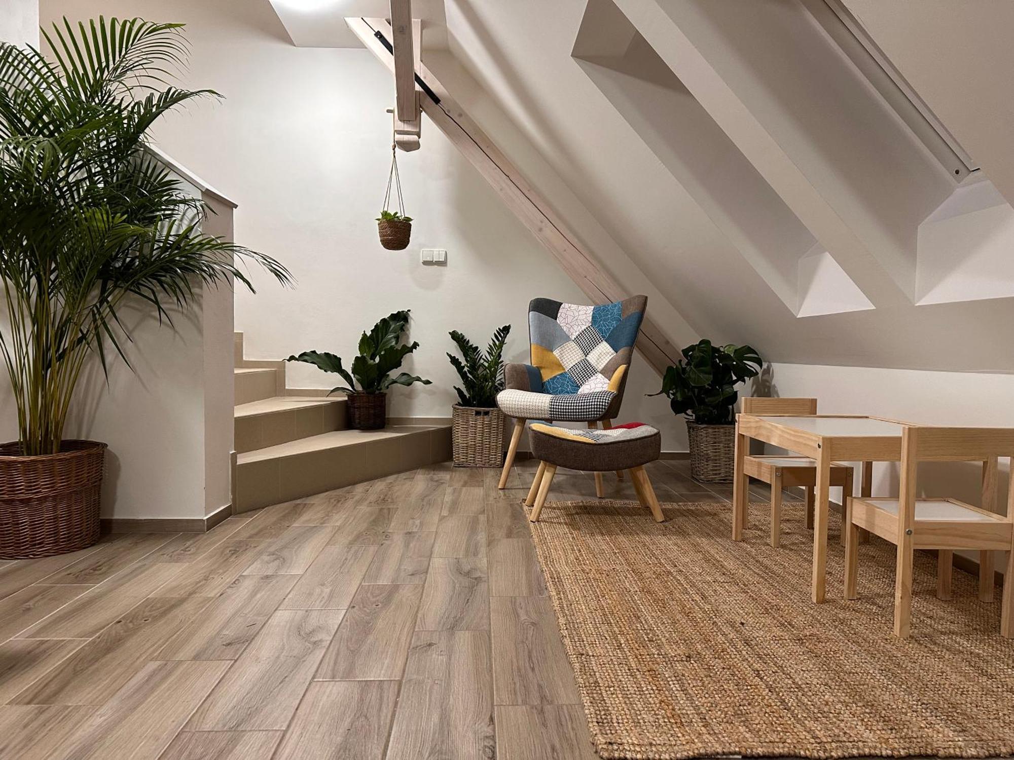 Apartmany Monastery Suites Zirec Dvůr Králové nad Labem Екстериор снимка