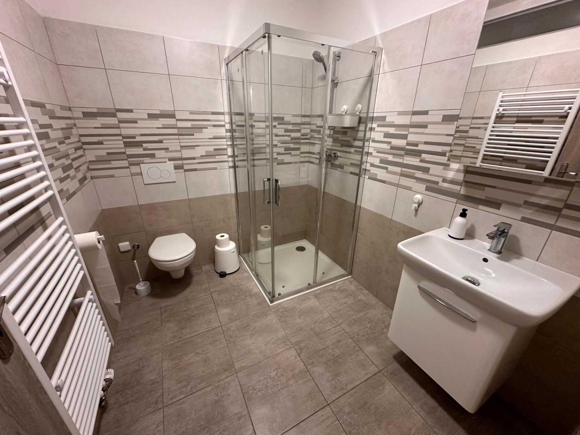 Apartmany Monastery Suites Zirec Dvůr Králové nad Labem Екстериор снимка